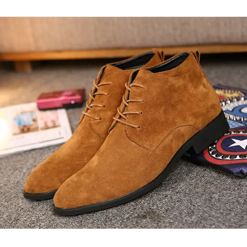 Fashionable suede chukka boots for men, comfortable ankle boots