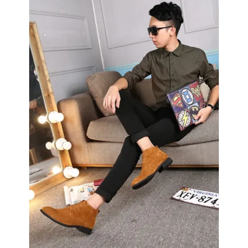 Fashionable suede chukka boots for men, comfortable ankle boots