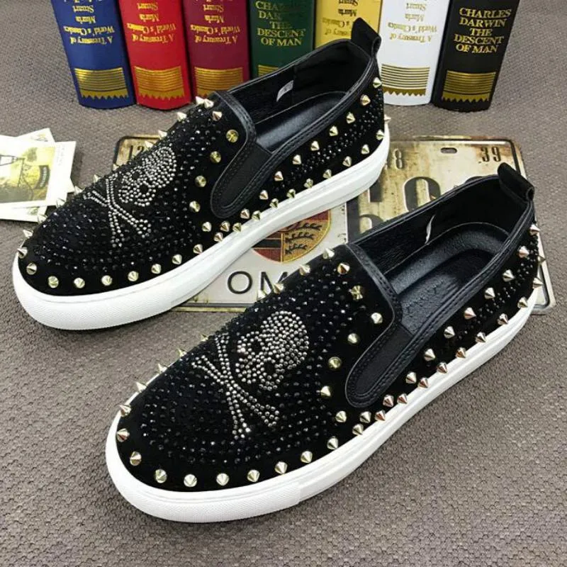 Men's Casual Shoes With Rivets