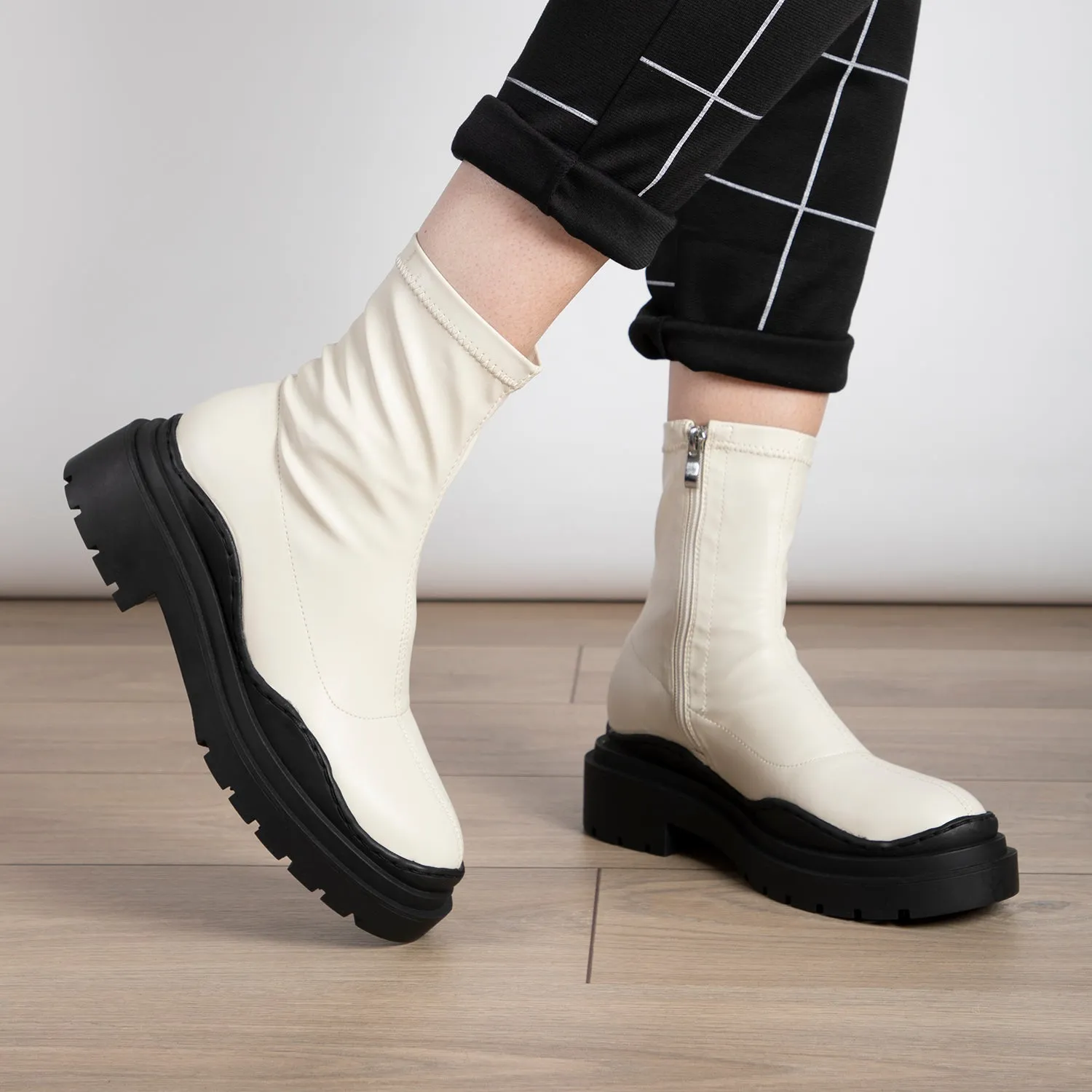 RAID Aleesha Chunky Ankle Boot in White